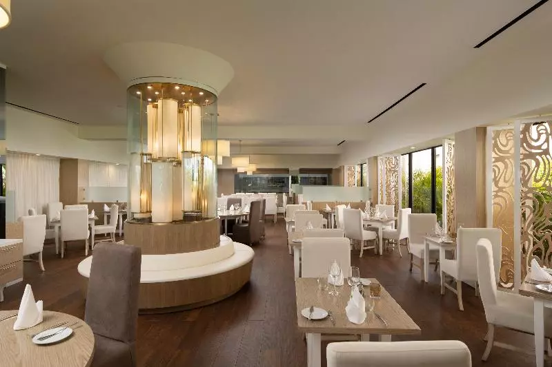 אתר נופש The Level At Melia Caribe Beach - All Inclusive