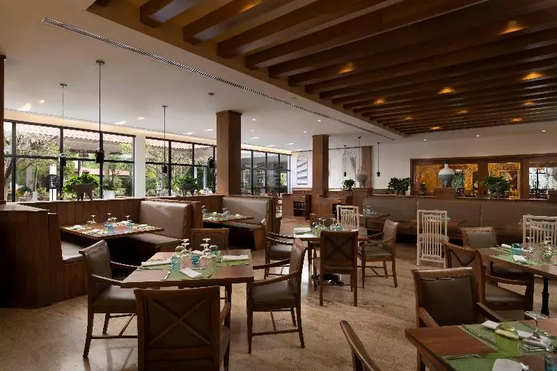 אתר נופש The Level At Melia Caribe Beach - All Inclusive