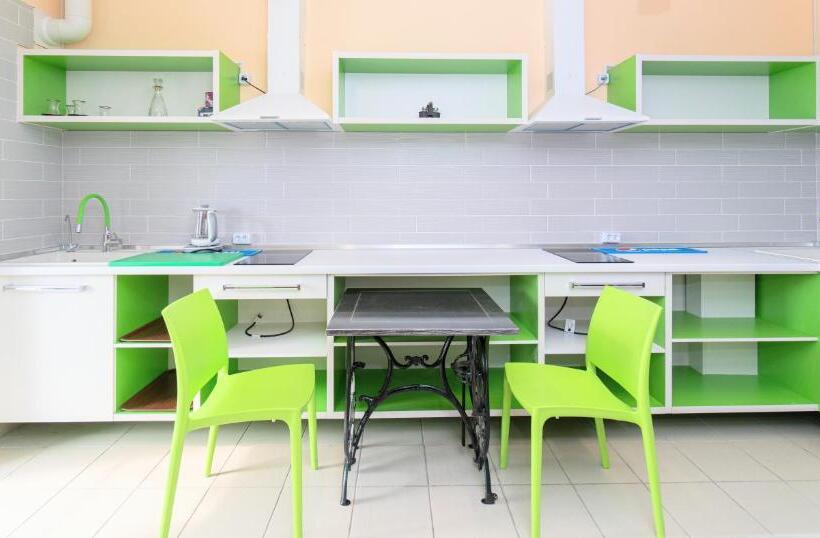 ユースホステル хостел птица