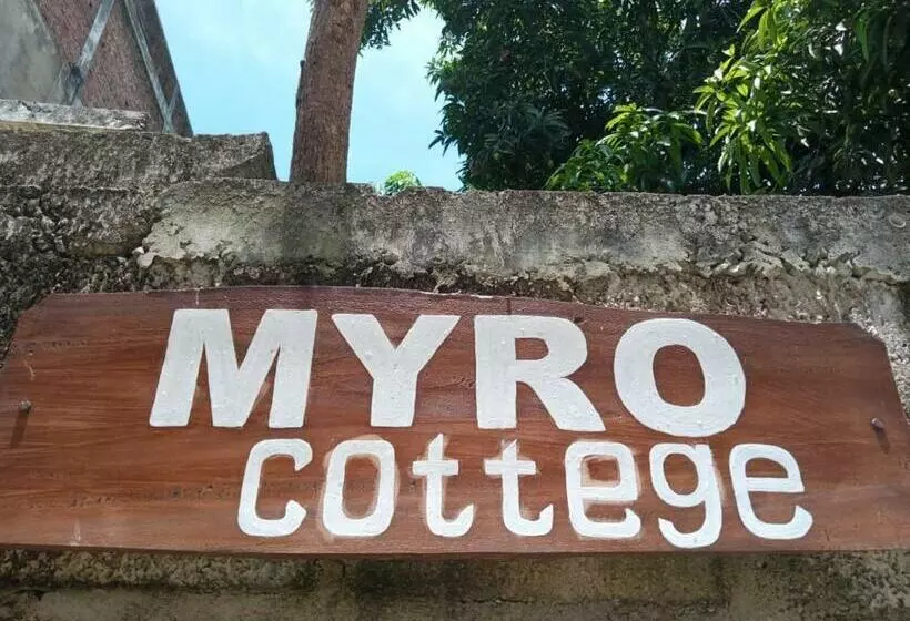 Aamiaismajoitus (B&B) Myro Cottage