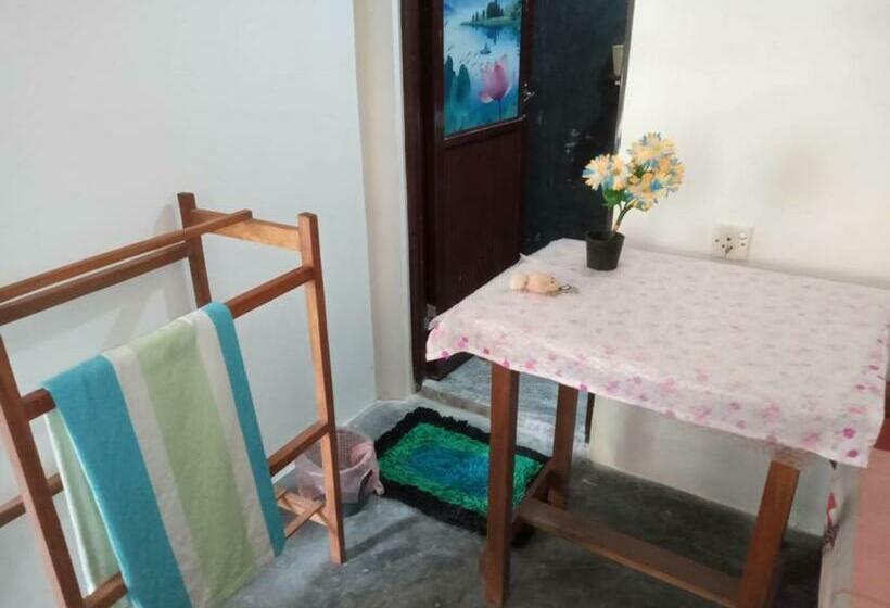 مبيت وإفطار Myro Cottage