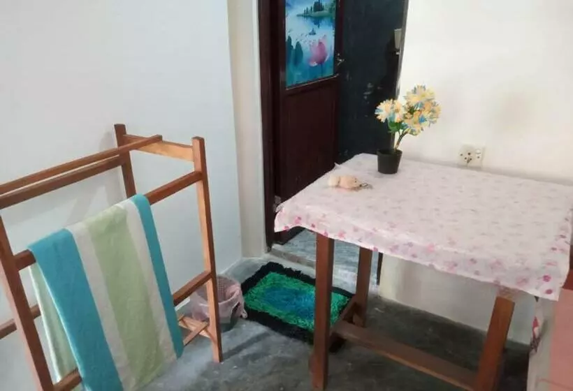 Aamiaismajoitus (B&B) Myro Cottage