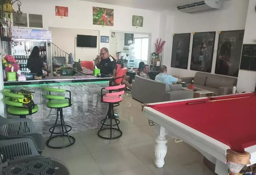 Hotelli Cafe Nana