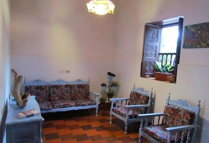 ホテル Hostal Casa Yerbabuena