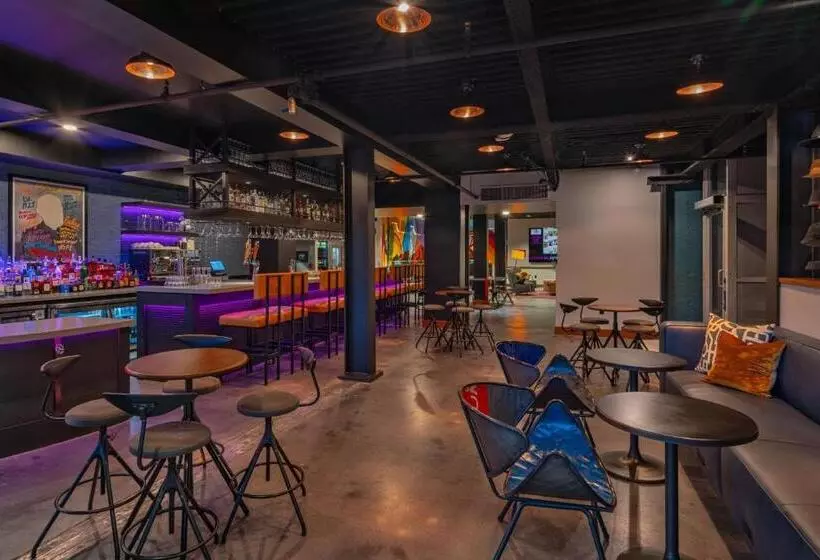 ホテル Moxy Phoenix Downtown