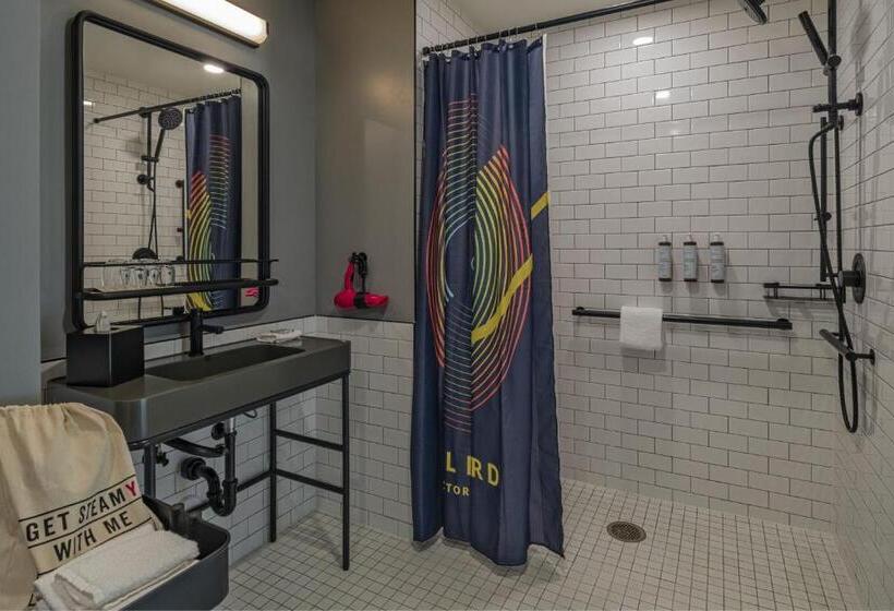 Отель Moxy Phoenix Downtown