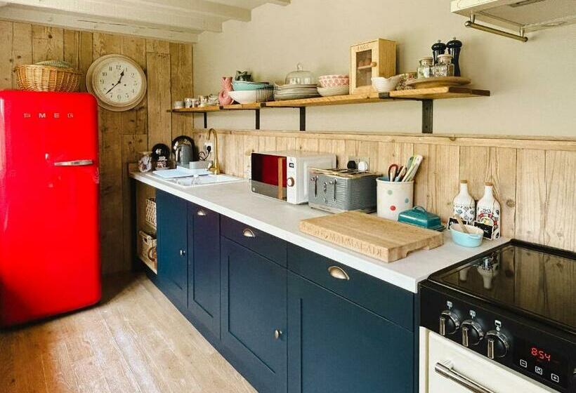 Bed and Breakfast Wellies & Waves