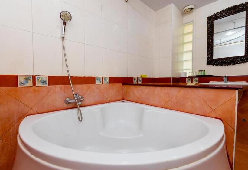 Hotel Ao Nang Bay Resort