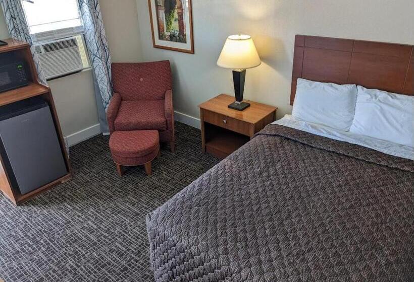 Отель Bea S Parkway Inn