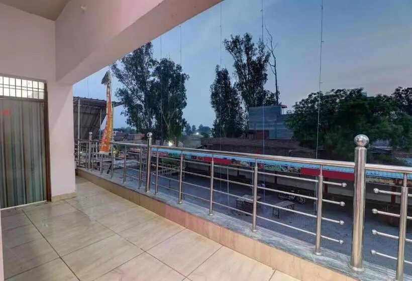 Hotelli Oyo Flagship 81170 Choice Guest House