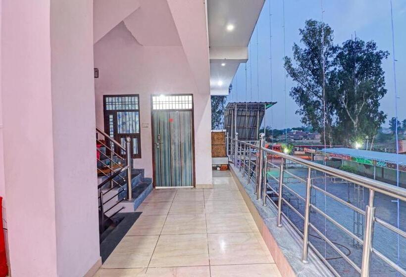 호텔 Oyo Flagship 81170 Choice Guest House