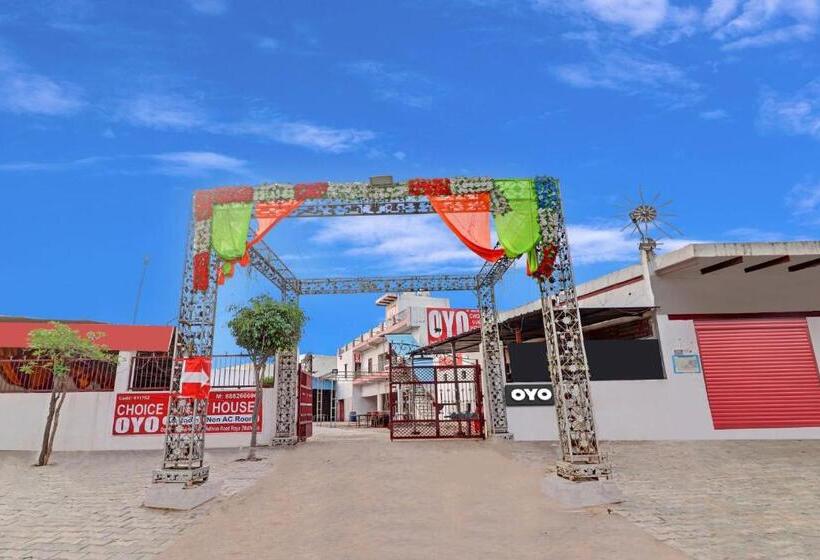 호텔 Oyo Flagship 81170 Choice Guest House