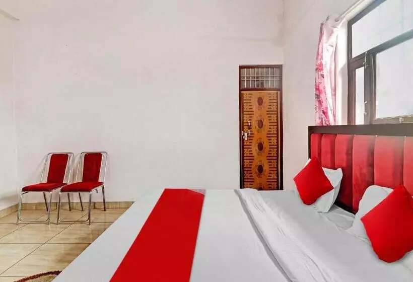 Hotelli Oyo Flagship 81170 Choice Guest House