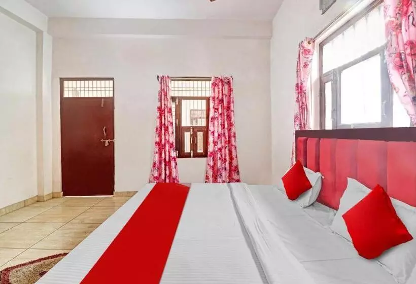 Hotelli Oyo Flagship 81170 Choice Guest House
