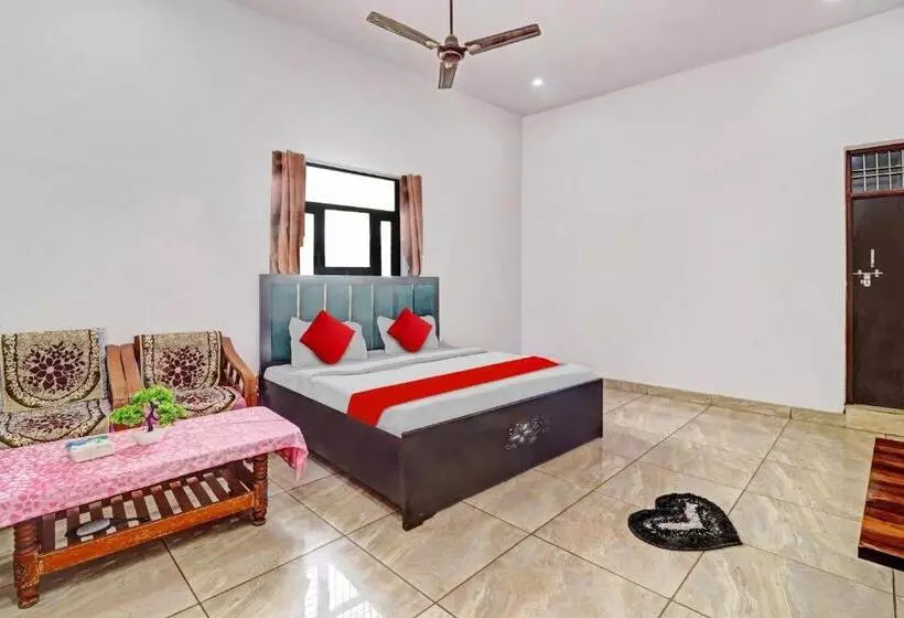 Hotelli Oyo Flagship 81170 Choice Guest House