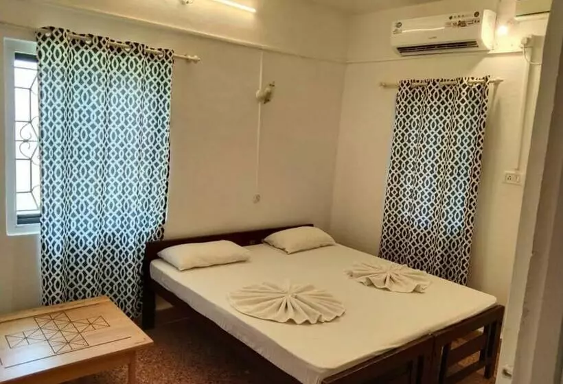 ペンション Altrude Villa Guest House Near Candolim Beach