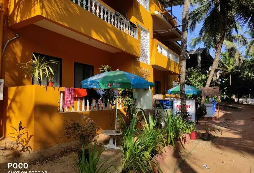 ペンション Altrude Villa Guest House Near Candolim Beach