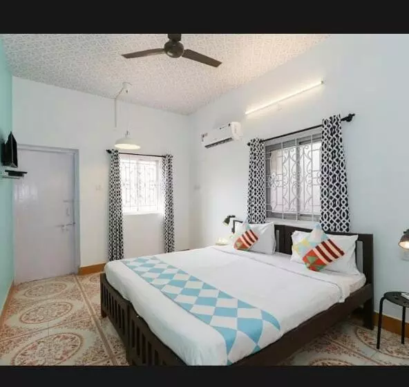 ペンション Altrude Villa Guest House Near Candolim Beach