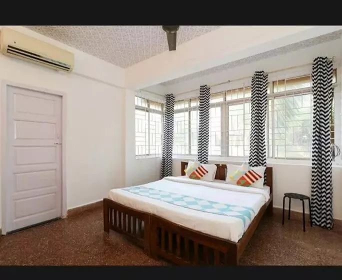 ペンション Altrude Villa Guest House Near Candolim Beach