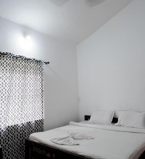 Panzió Altrude Villa Guest House Near Candolim Beach