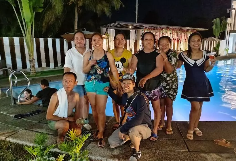 Bakawan Hideaway Resort And Restaurant