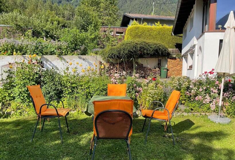 پانسیون Double Room With A Kitchenette In A Beautiful Surrounding