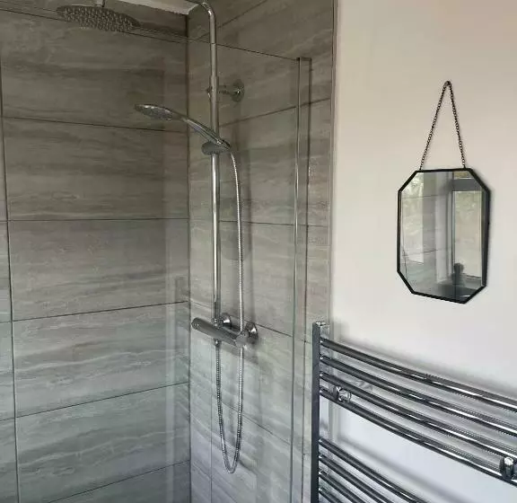 Pensió Ii Comfortable Room, Shared House