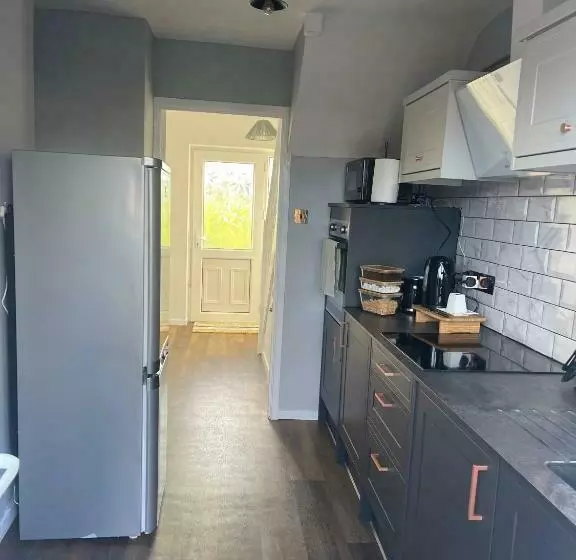 Pensió Ii Comfortable Room, Shared House