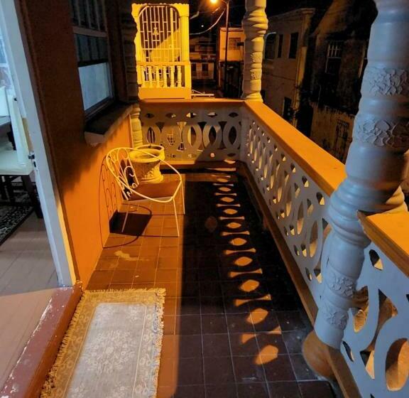 تختخواب و صبحانه Gouyave Town. Fish Friday Street