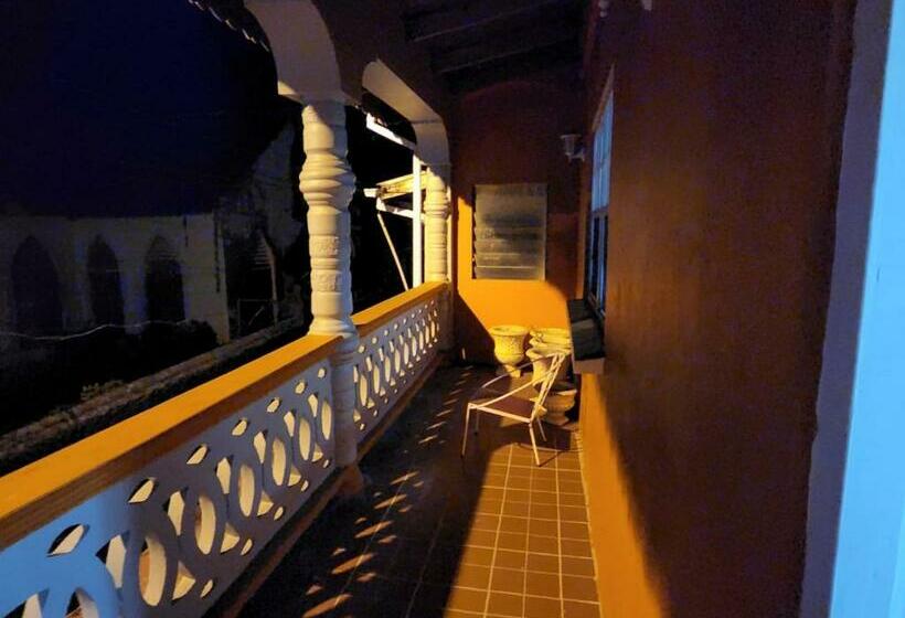 تختخواب و صبحانه Gouyave Town. Fish Friday Street