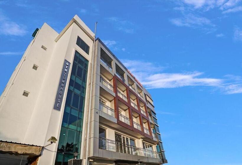 호텔 Collection O 811307  Gold Inn