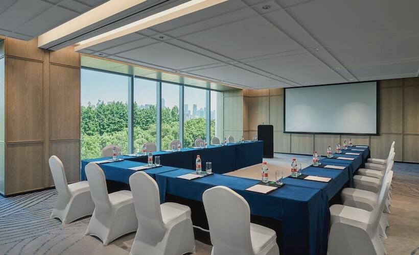 Отель Crowne Plaza Hangzhou Riverside, An Ihg