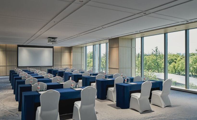 Отель Crowne Plaza Hangzhou Riverside, An Ihg