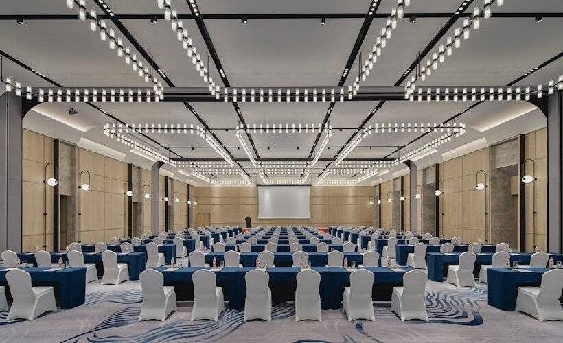 Отель Crowne Plaza Hangzhou Riverside, An Ihg