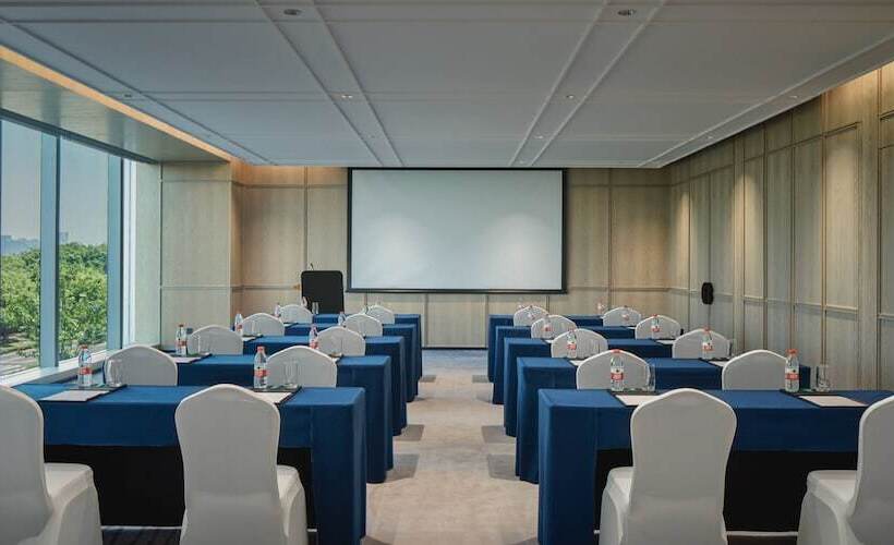 Отель Crowne Plaza Hangzhou Riverside, An Ihg