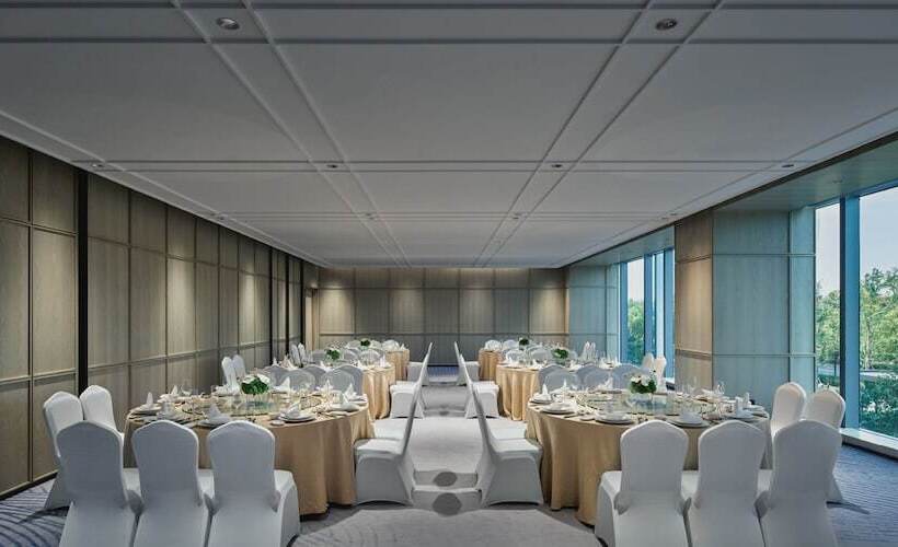 Отель Crowne Plaza Hangzhou Riverside, An Ihg