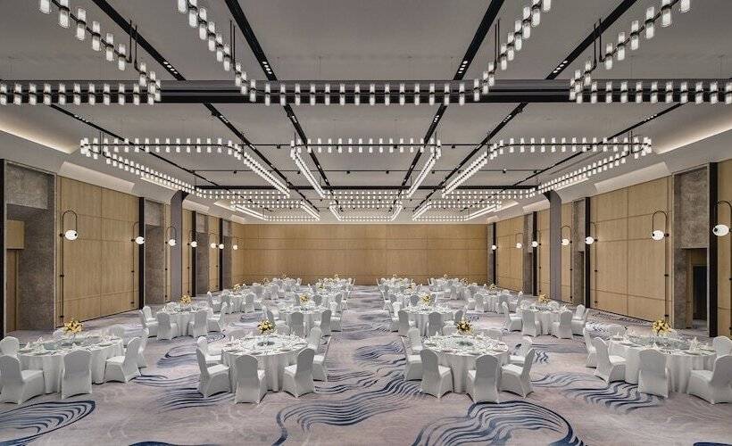 Отель Crowne Plaza Hangzhou Riverside, An Ihg