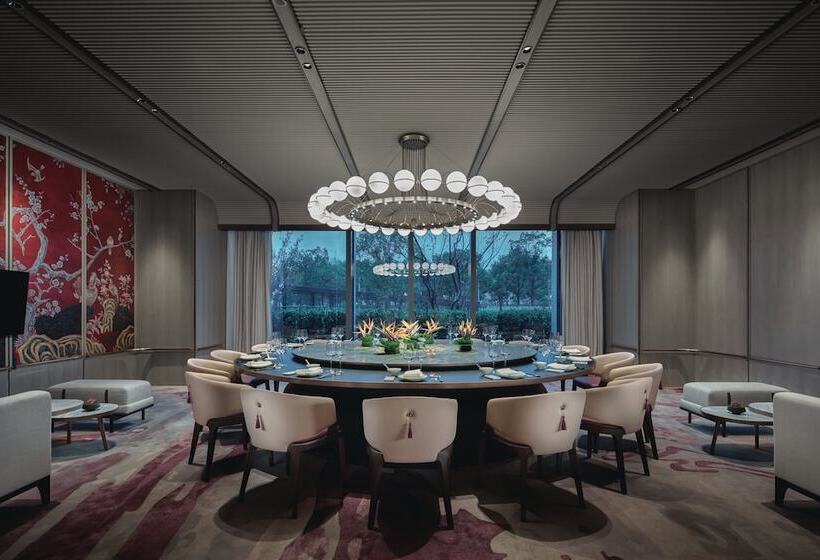 Отель Crowne Plaza Hangzhou Riverside, An Ihg