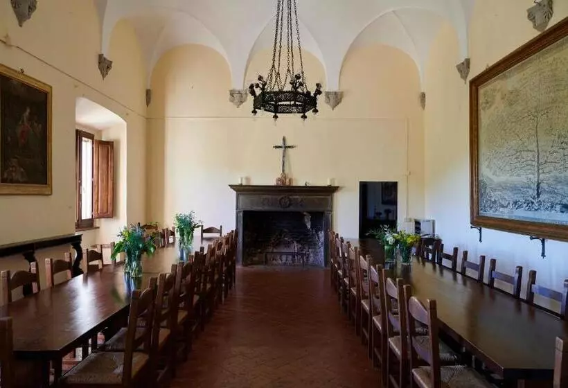 هتل Fattoria Monastero Sant Anna In Camprena