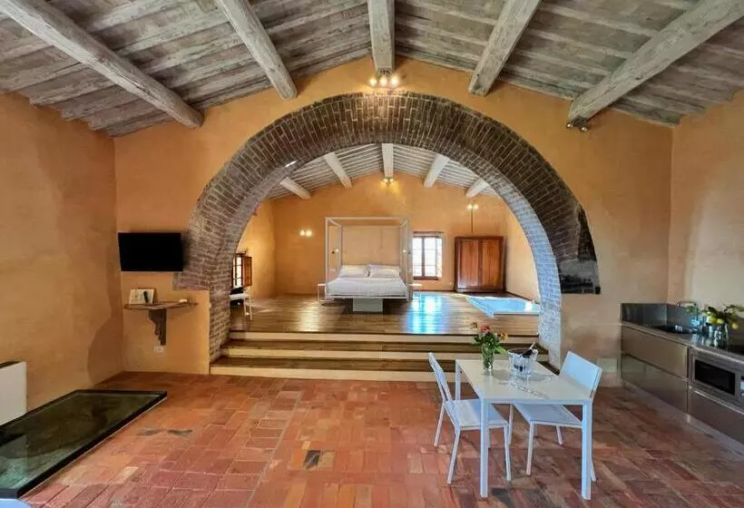 هتل Fattoria Monastero Sant Anna In Camprena