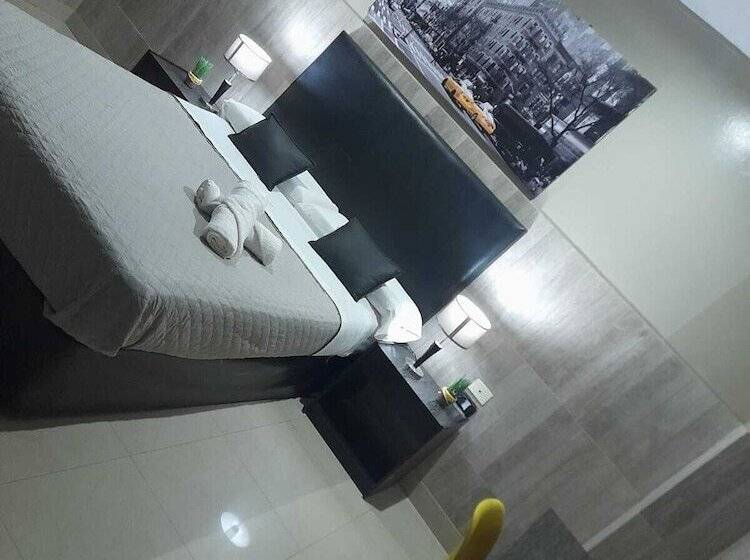 Отель La Terminal