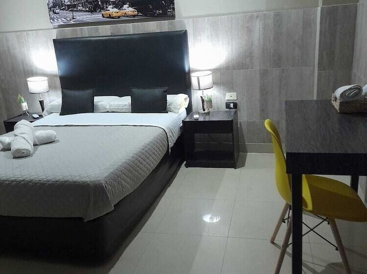 Отель La Terminal