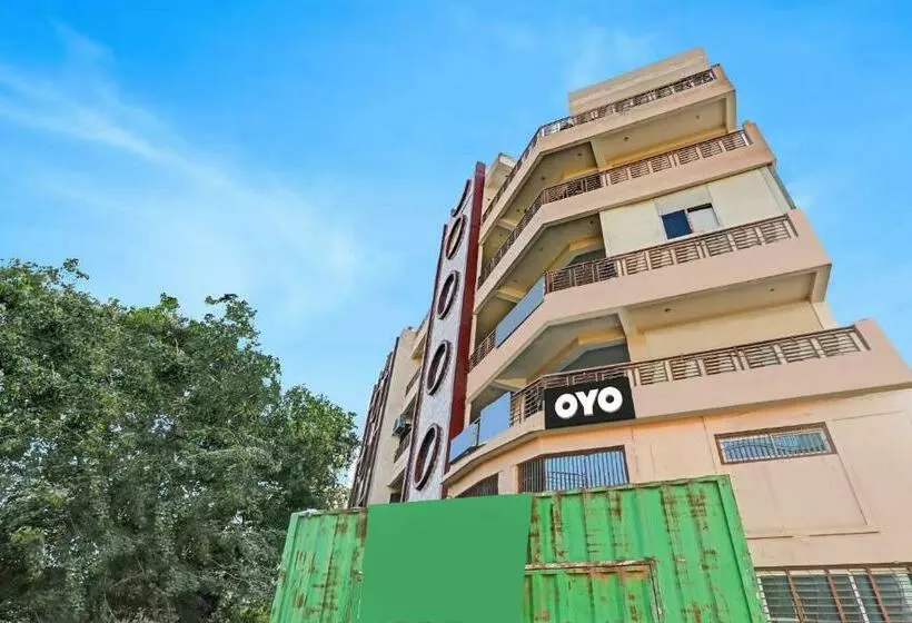 ホテル Oyo Flagship 81099 Shri Niketan