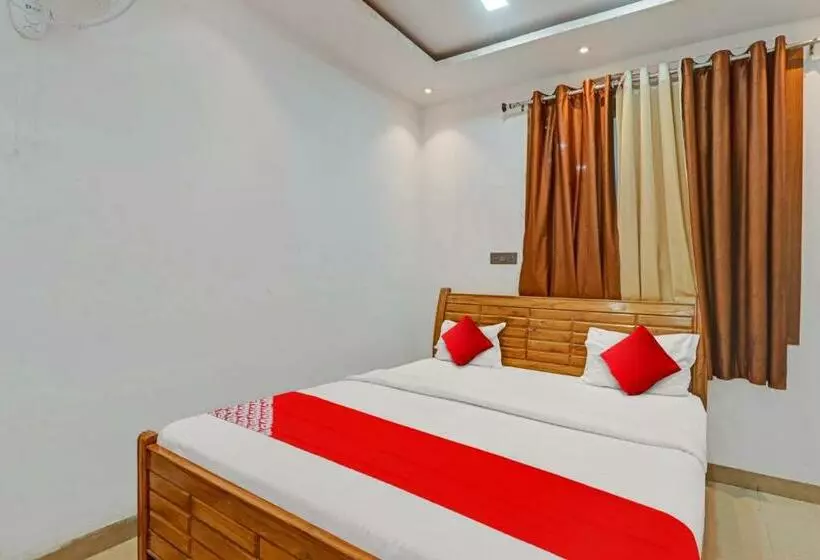 ホテル Oyo Flagship 81099 Shri Niketan