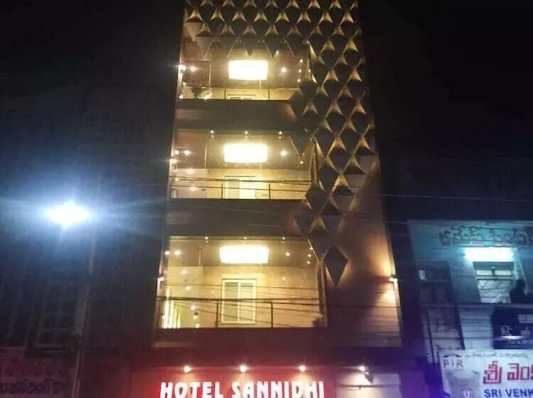 هتل Sannidhi
