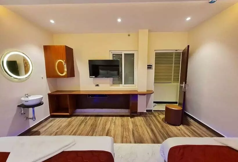 هتل Sannidhi