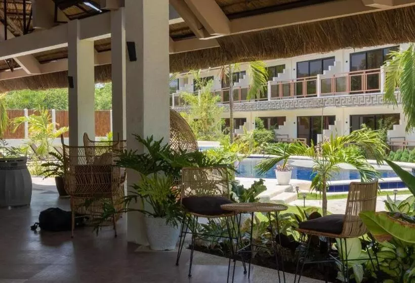 ホテル The Mayana Resort