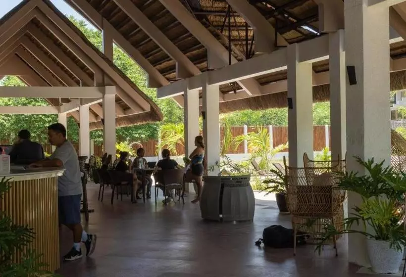 ホテル The Mayana Resort