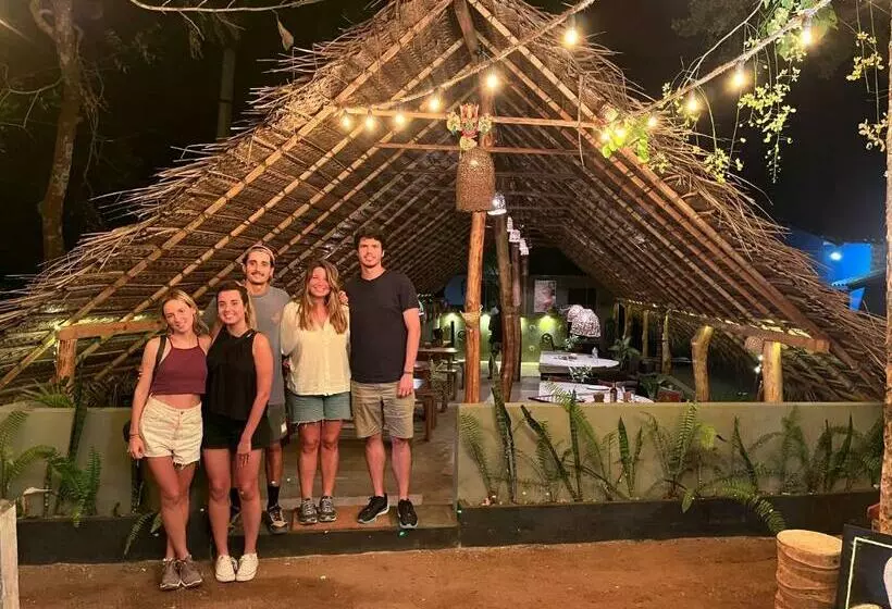 Island Vibes Hostel Sigiriya