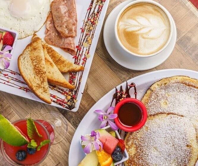 پانسیون Red Flamboyan Guesthouse And Restaurant